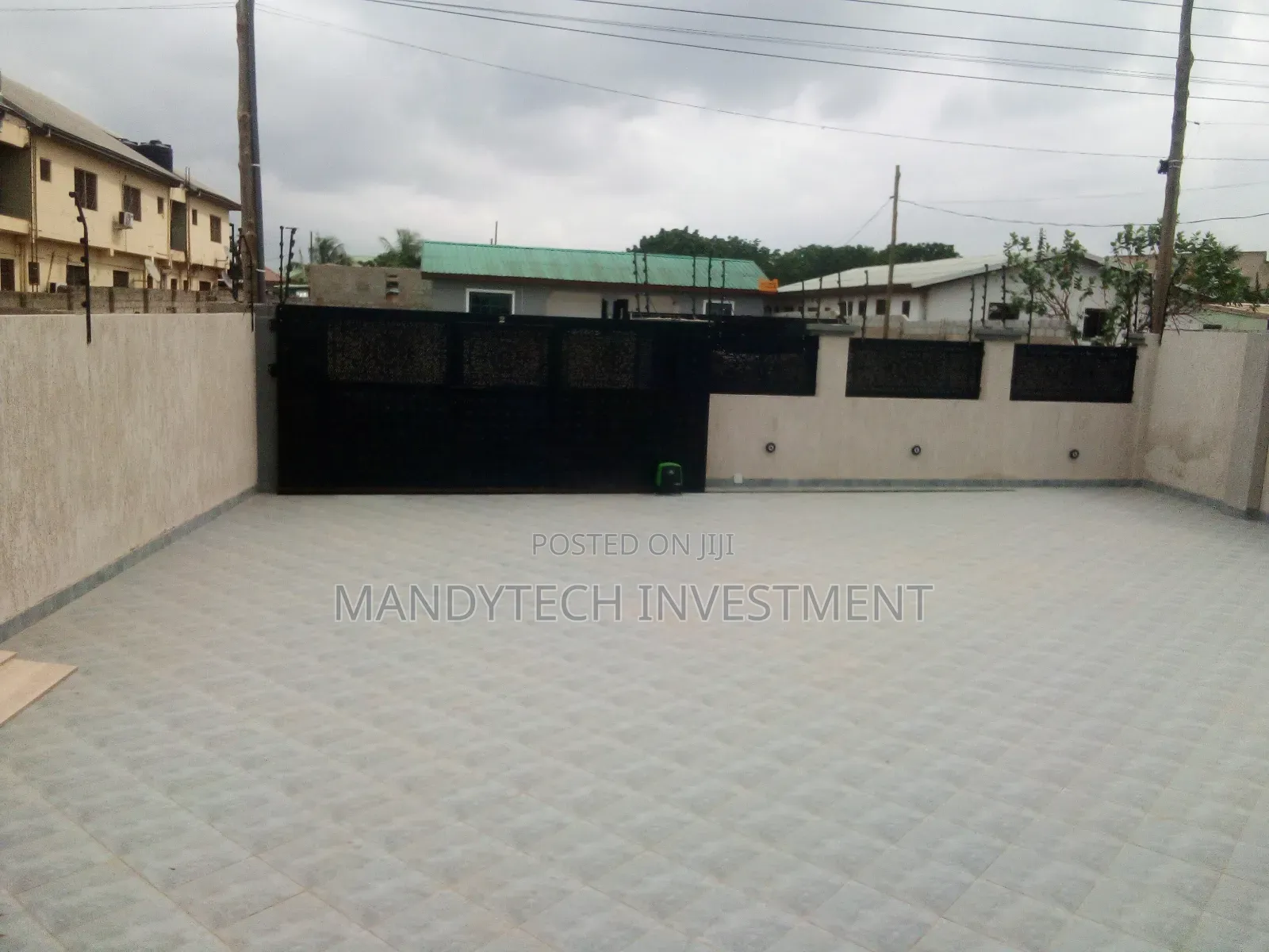 4bdrm Duplex in Lake Side Estate for sale