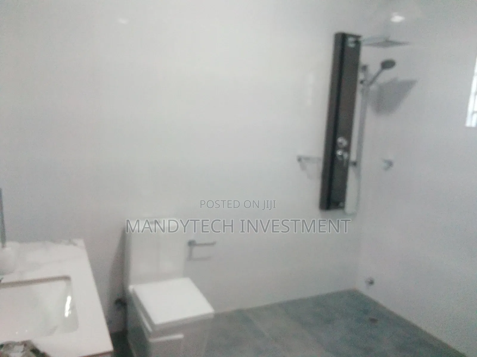 4bdrm Duplex in Lake Side Estate for sale
