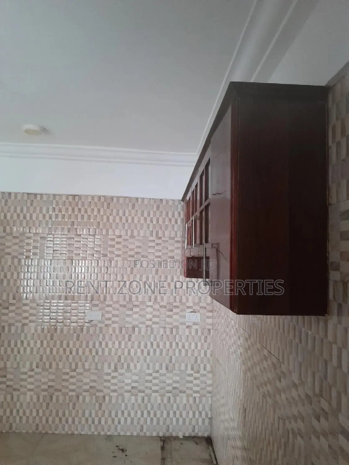 3bdrm Apartment in Ofankor for rent