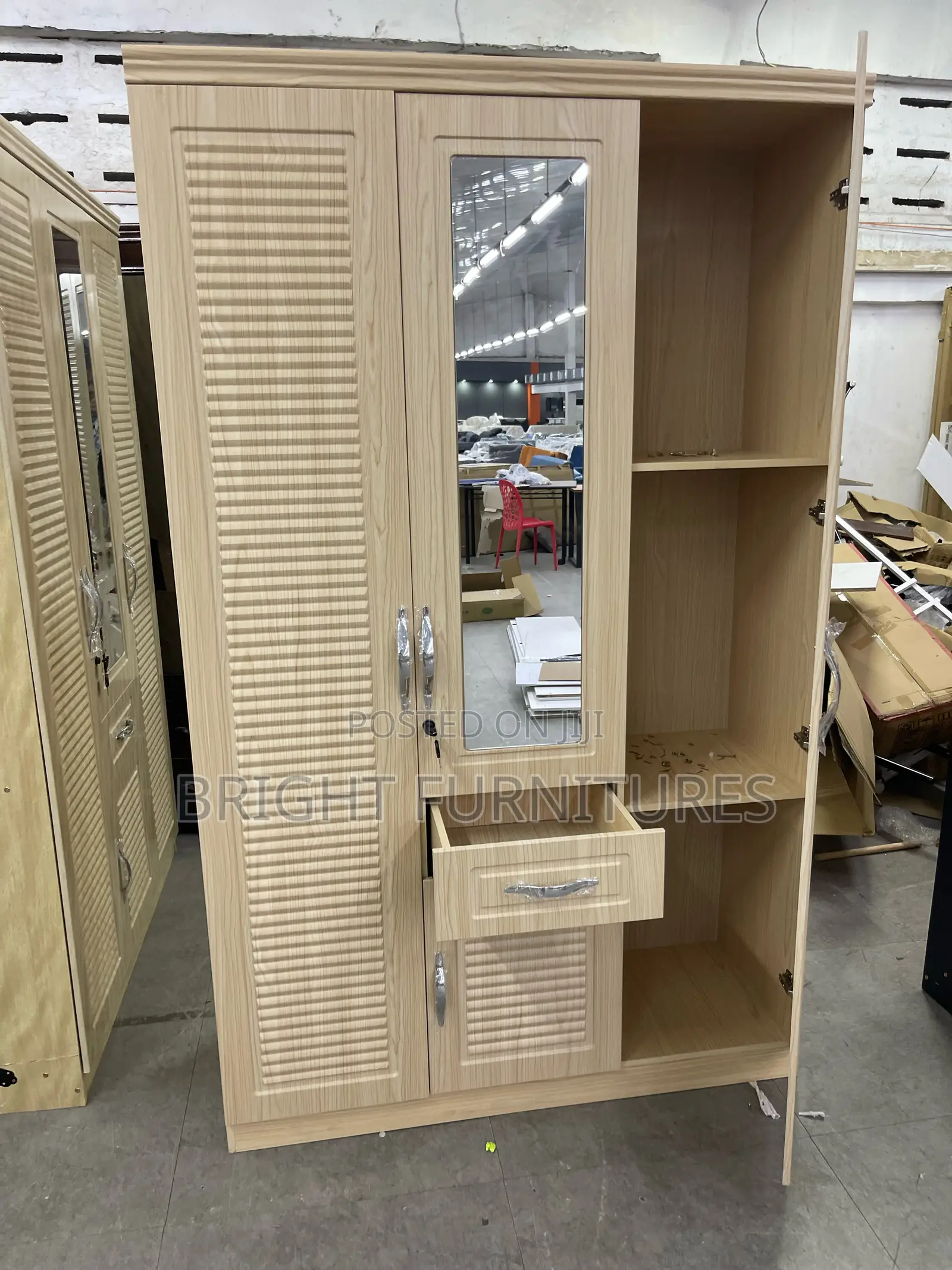 Wardrobe (3 Doors Wardrobe)