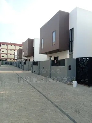 4bdrm Townhouse/Terrace in Bestchoice Property, West Legon for sale