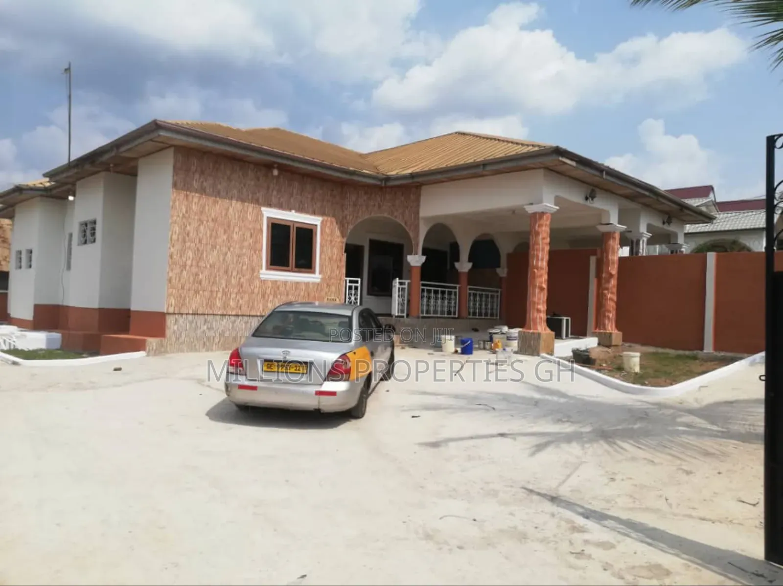 3bdrm House in Millions Properties, Kumasi Metropolitan for sale