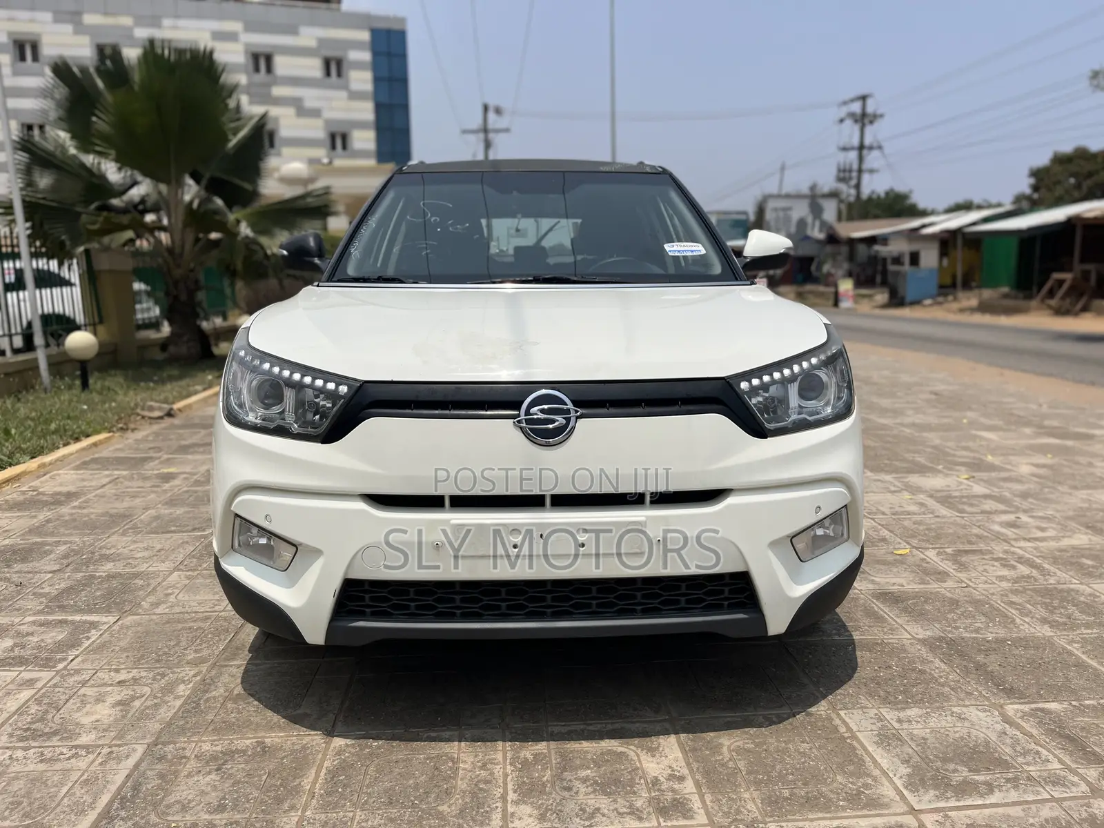 Car 2014 White