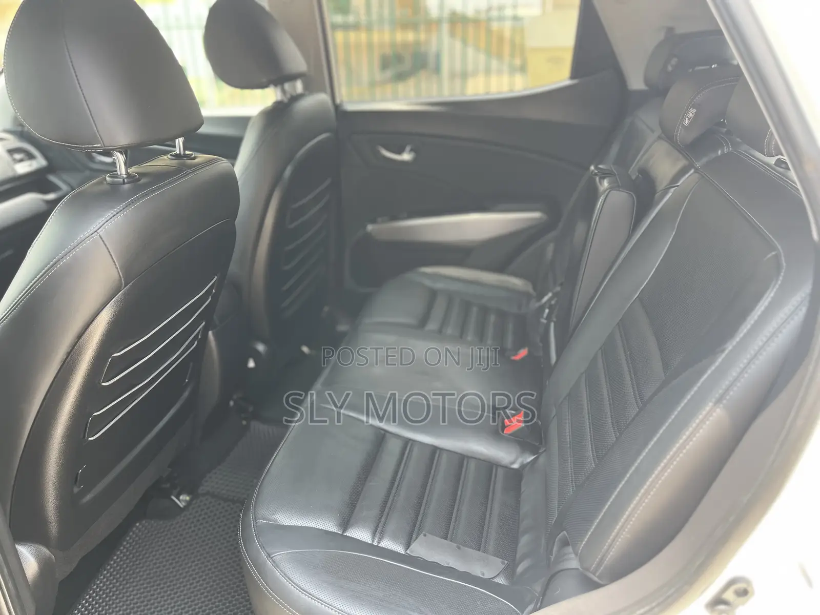 Car 2014 White