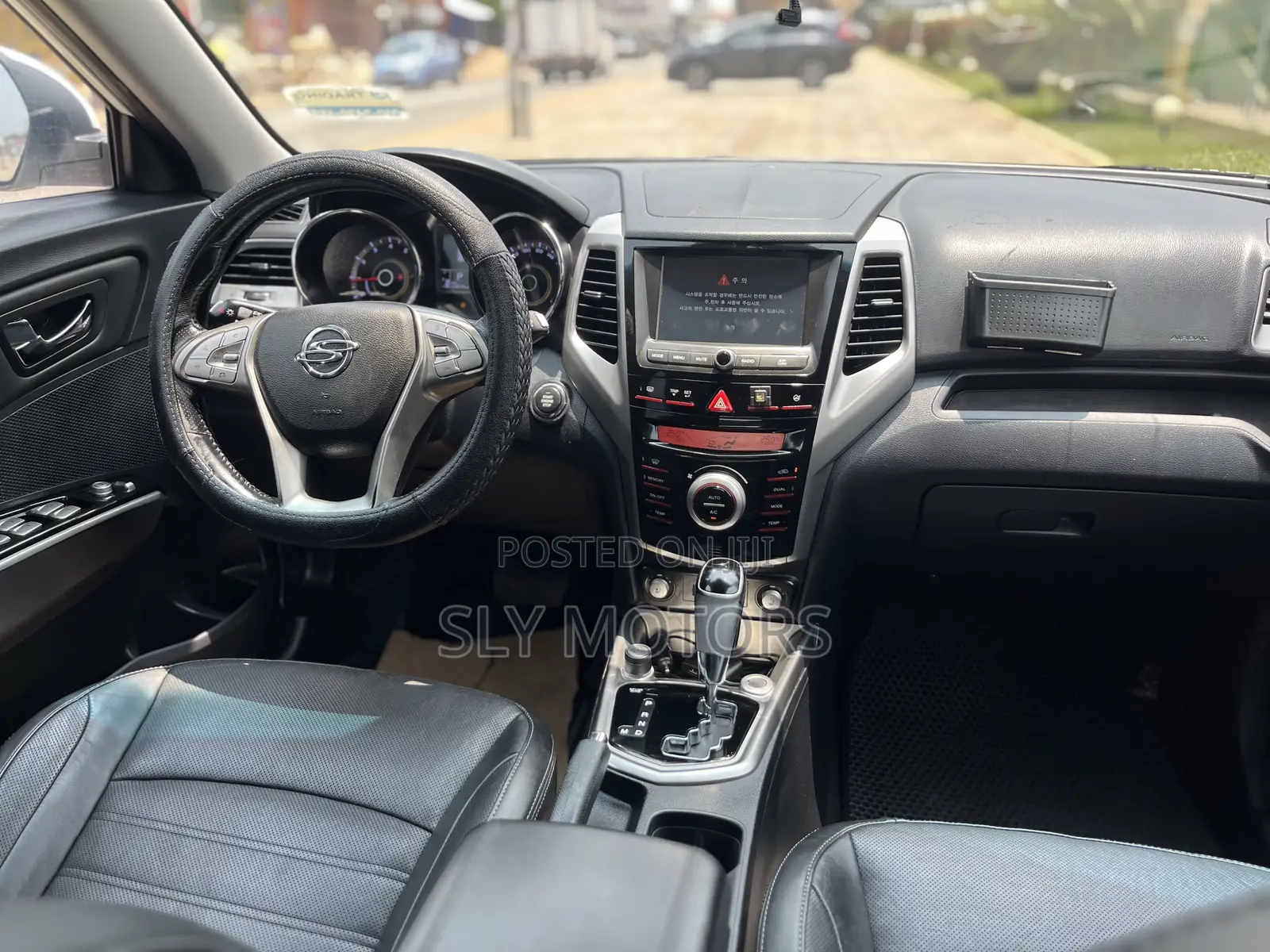 Car 2014 White