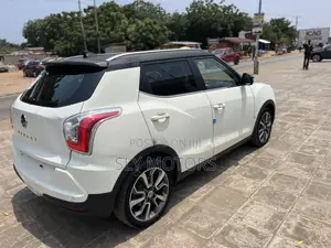 Car 2014 White