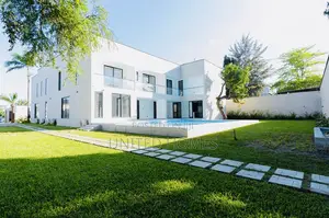 12bdrm House in Cantonments for sale