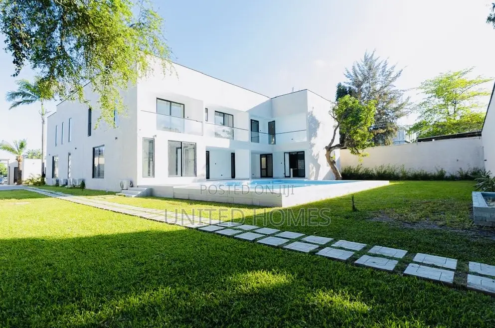 12bdrm House in Cantonments for sale