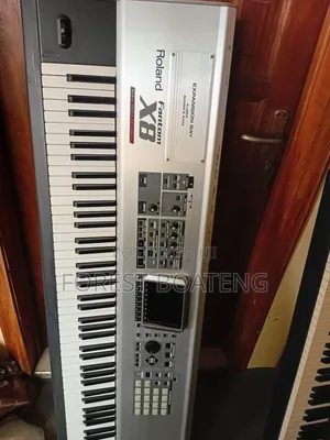 Roland Fantom X8