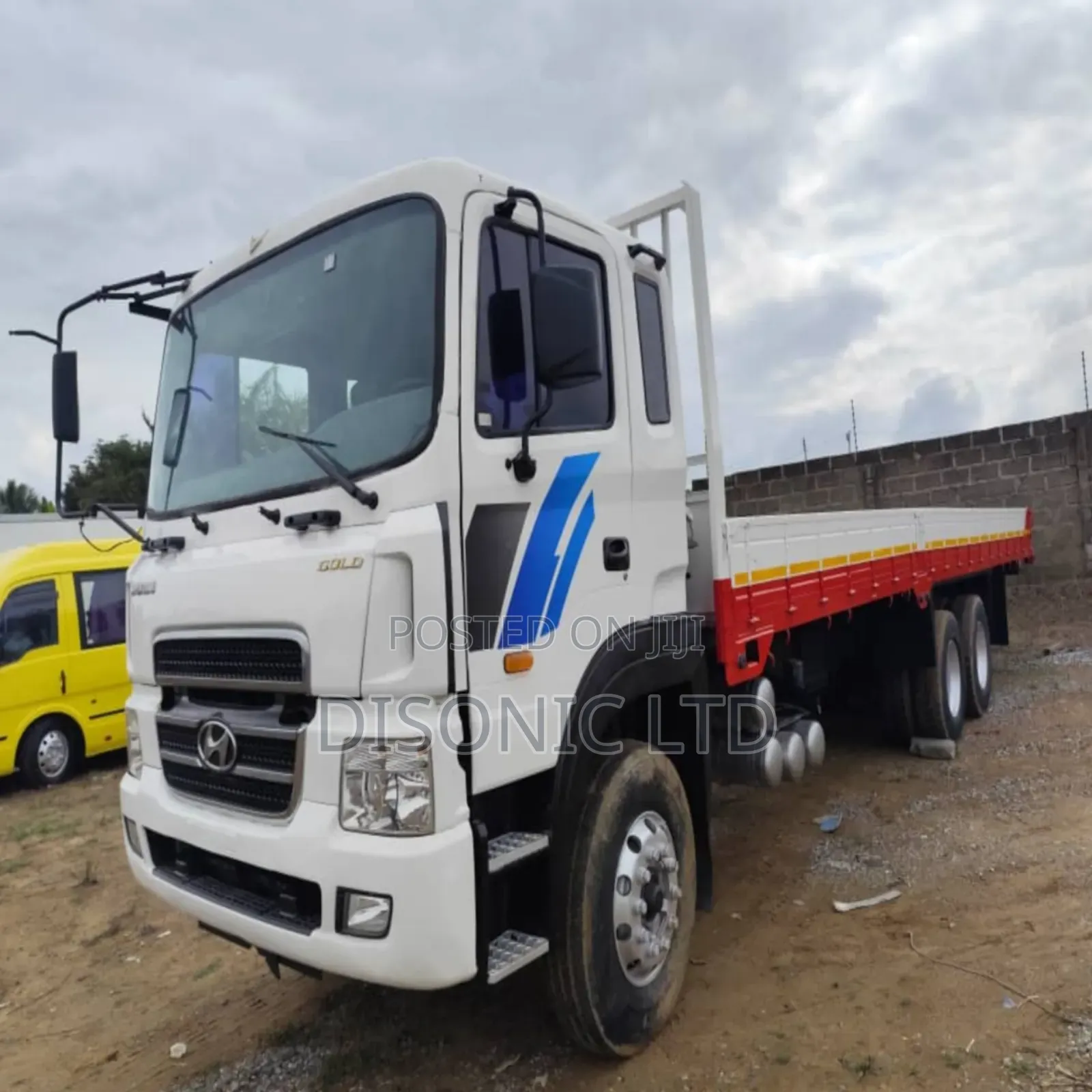 2015 Hyundai 5tons
Truck