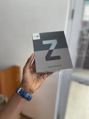 New Samsung Galaxy Z Fold 3 256 GB Black