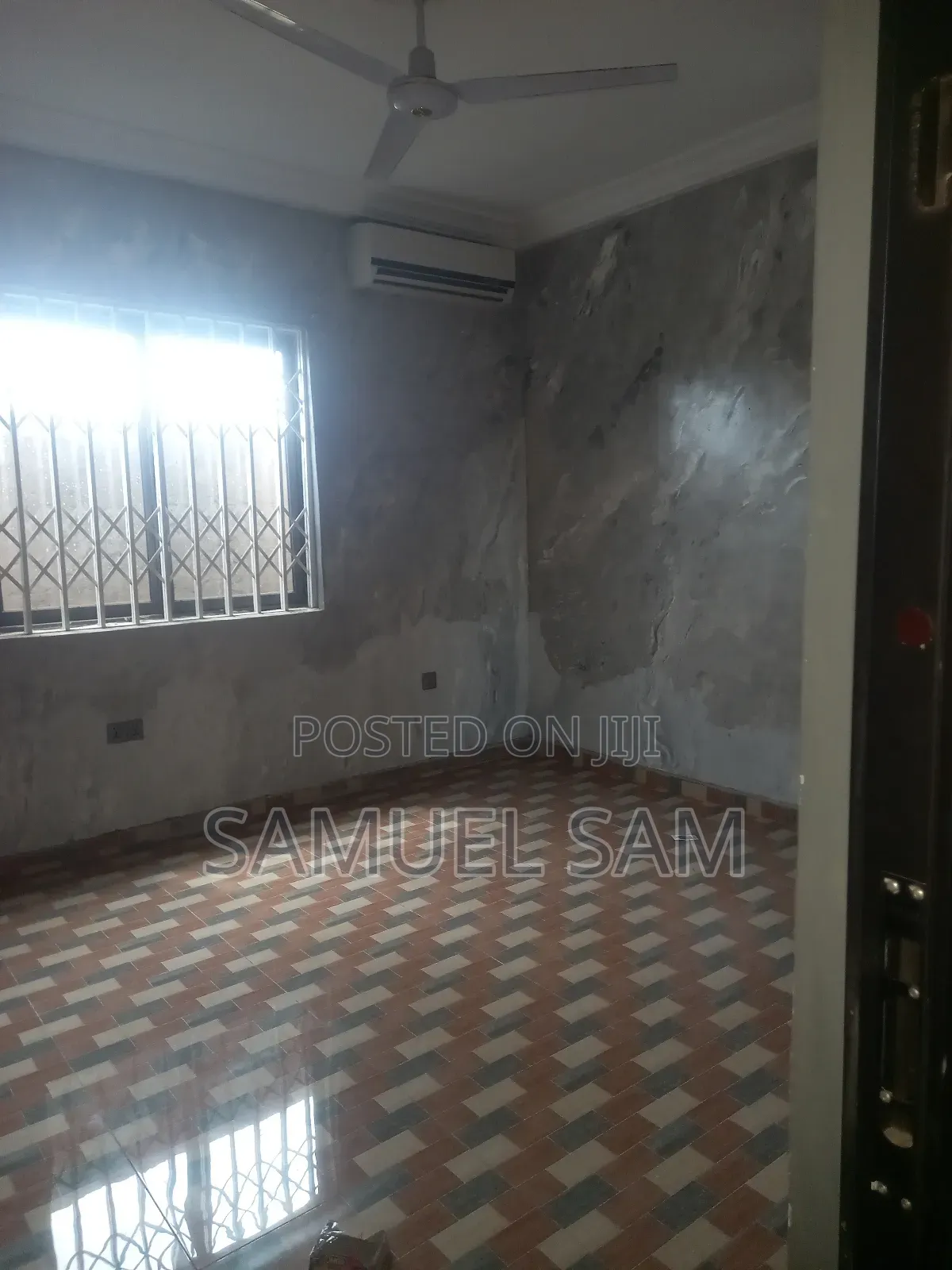 8bdrm House in Tema Community 26 for rent