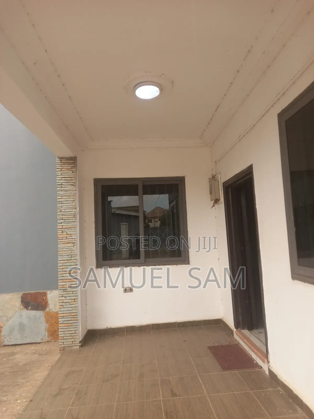 8bdrm House in Tema Community 26 for rent