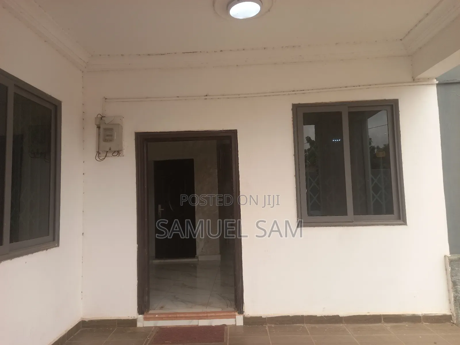8bdrm House in Tema Community 26 for rent