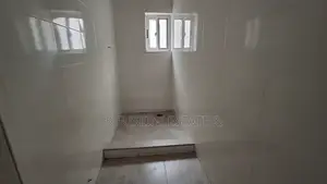 12bdrm House in K Fuseini Estate, Kumasi Metropolitan for sale