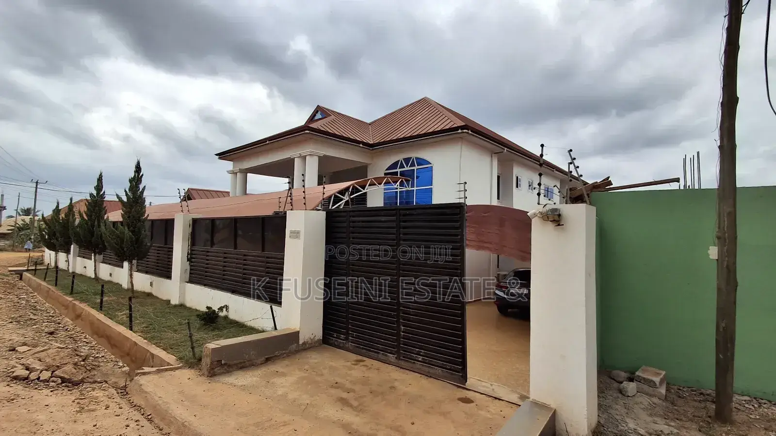 12bdrm House in K Fuseini Estate, Kumasi Metropolitan for sale