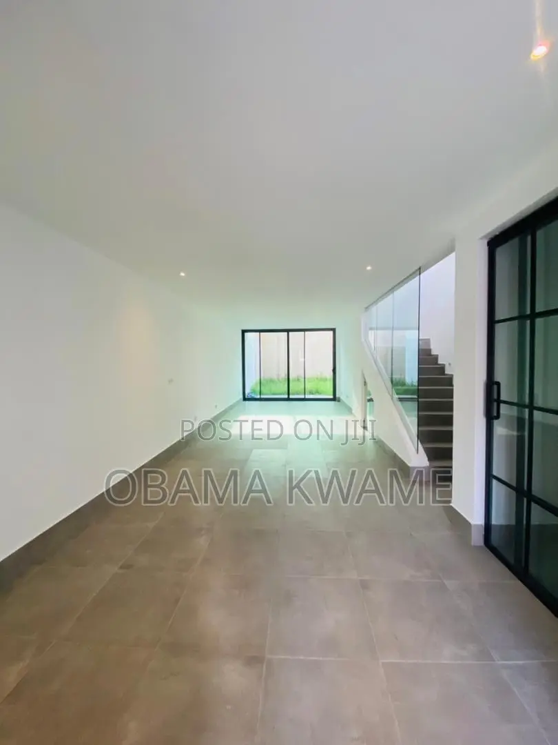 4bdrm Townhouse/Terrace in Airport Residential Area for sale