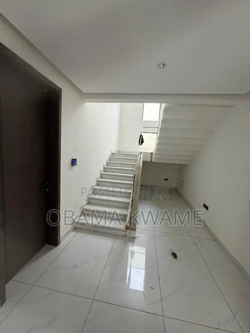 4bdrm Townhouse/Terrace in Airport Residential Area for sale