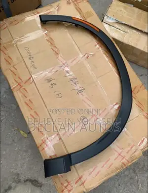 Honda Cr-v/Crv 2023/2024 Front Fender Moulding With Reflector