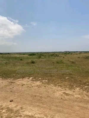 Dawenya - Prampram Road. The Land