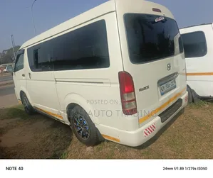 Toyota HiAce 2017 White