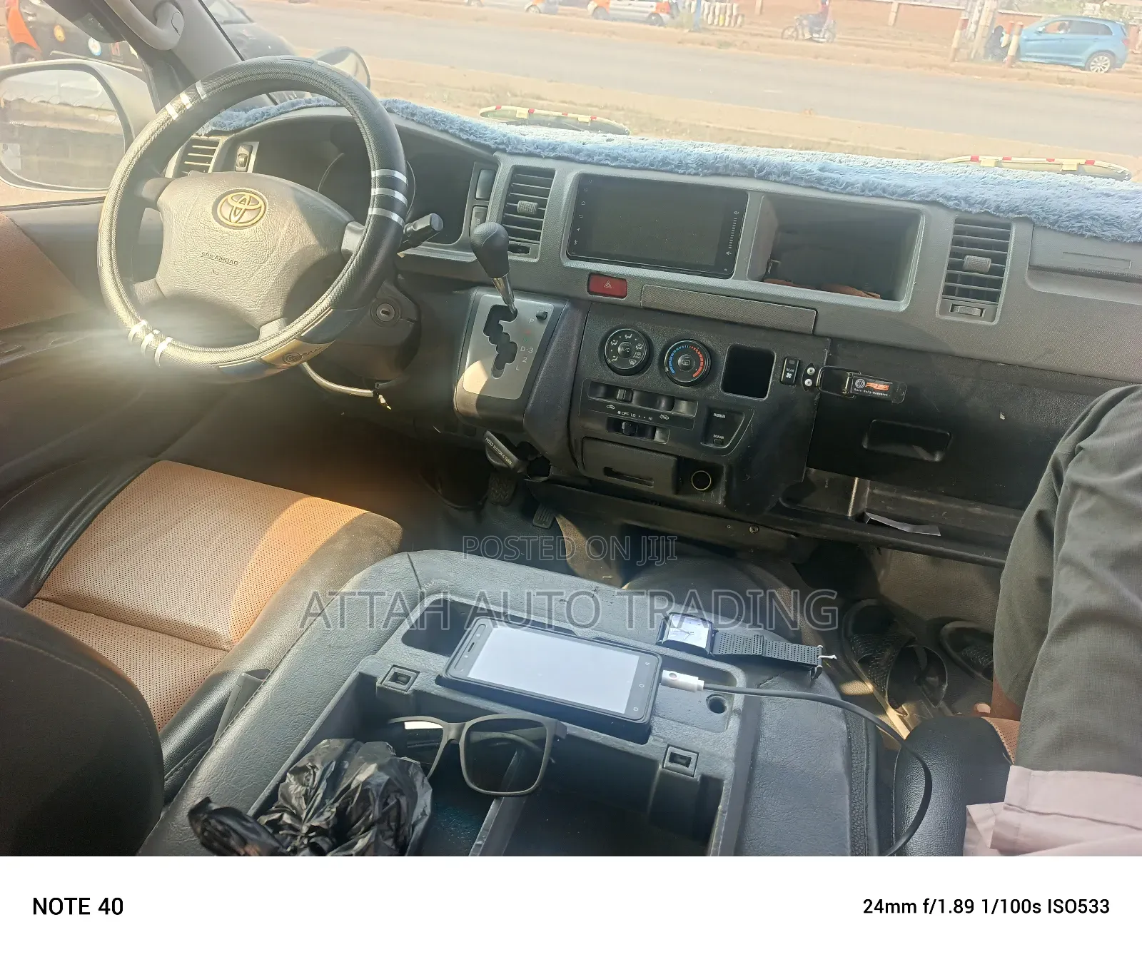 Toyota HiAce 2017 White