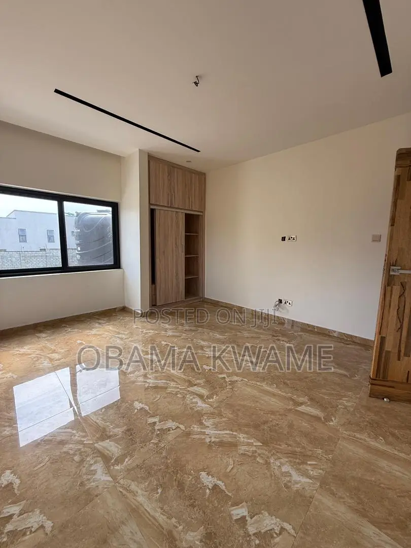 4bdrm Mansion in Gringo Lynks Premium, Airport Residential Area