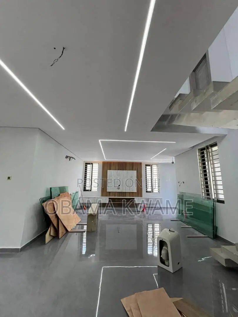 4bdrm Mansion in Gringo Lynks Premium, Airport Residential Area