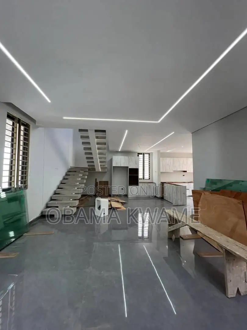 4bdrm Mansion in Gringo Lynks Premium, Airport Residential Area