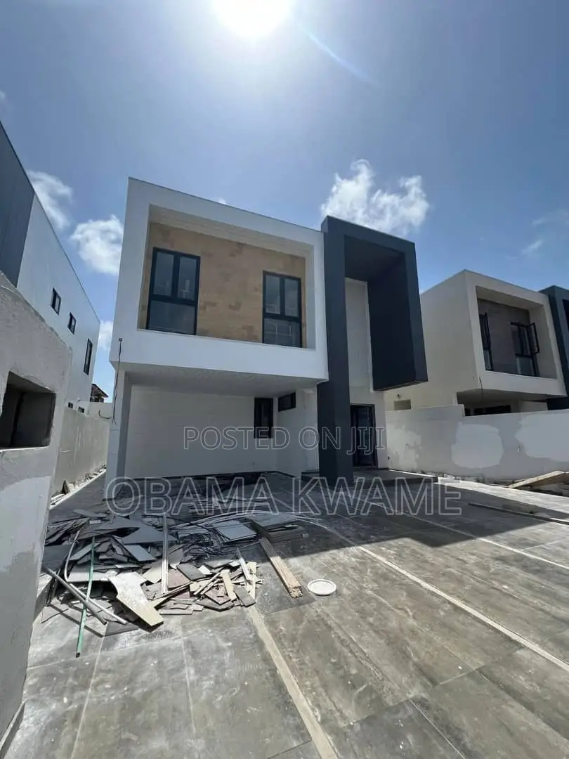 4bdrm Mansion in Gringo Lynks Premium, Airport Residential Area