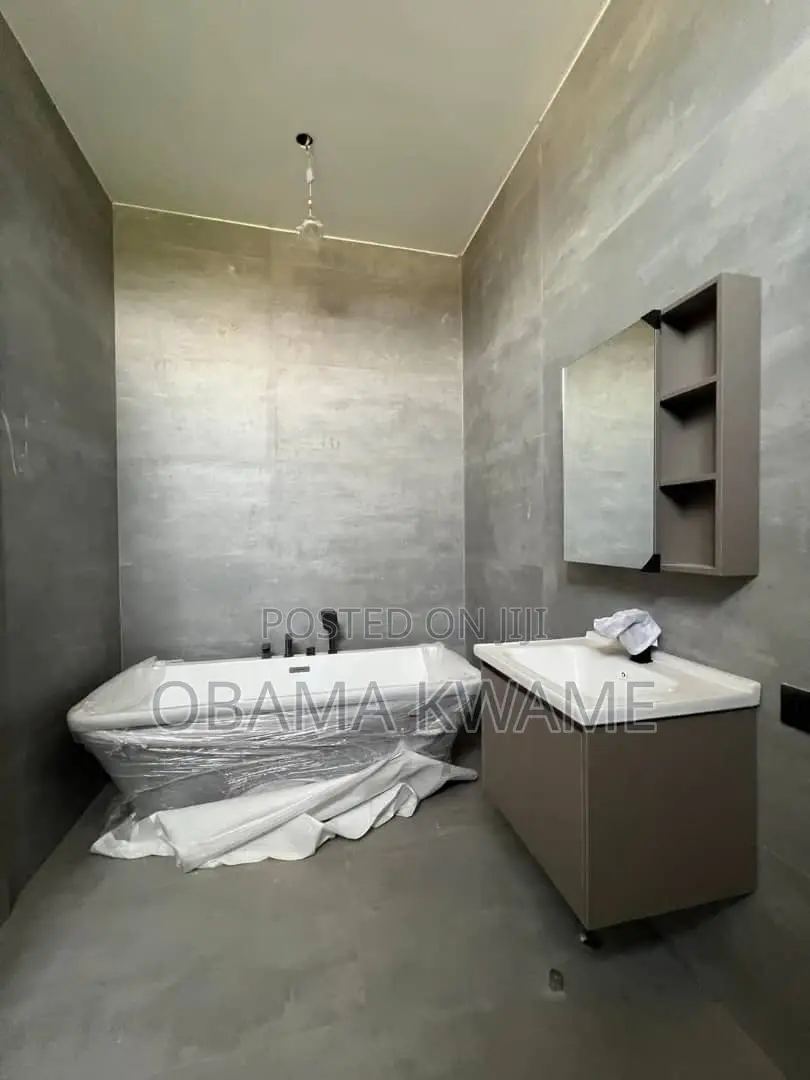4bdrm Mansion in Gringo Lynks Premium, Airport Residential Area
