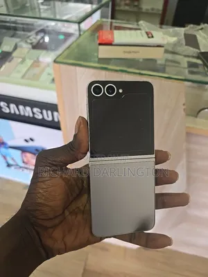 New Samsung Galaxy Z Flip6 256 GB Silver