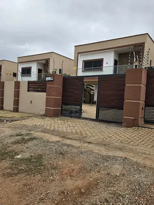 4bdrm House in Oyarifa, Accra Metropolitan for sale