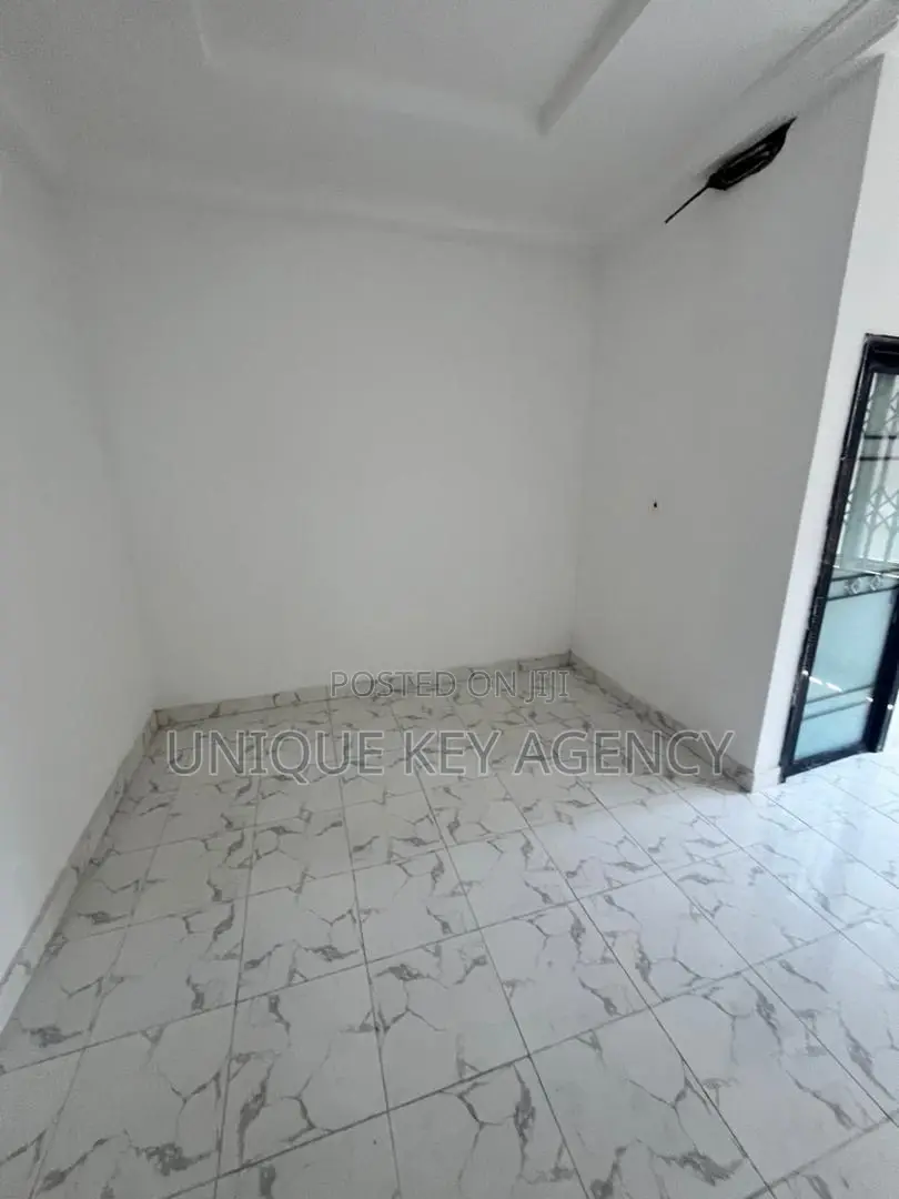 4bdrm Apartment in Unique Key Agency, Dansoman for rent
