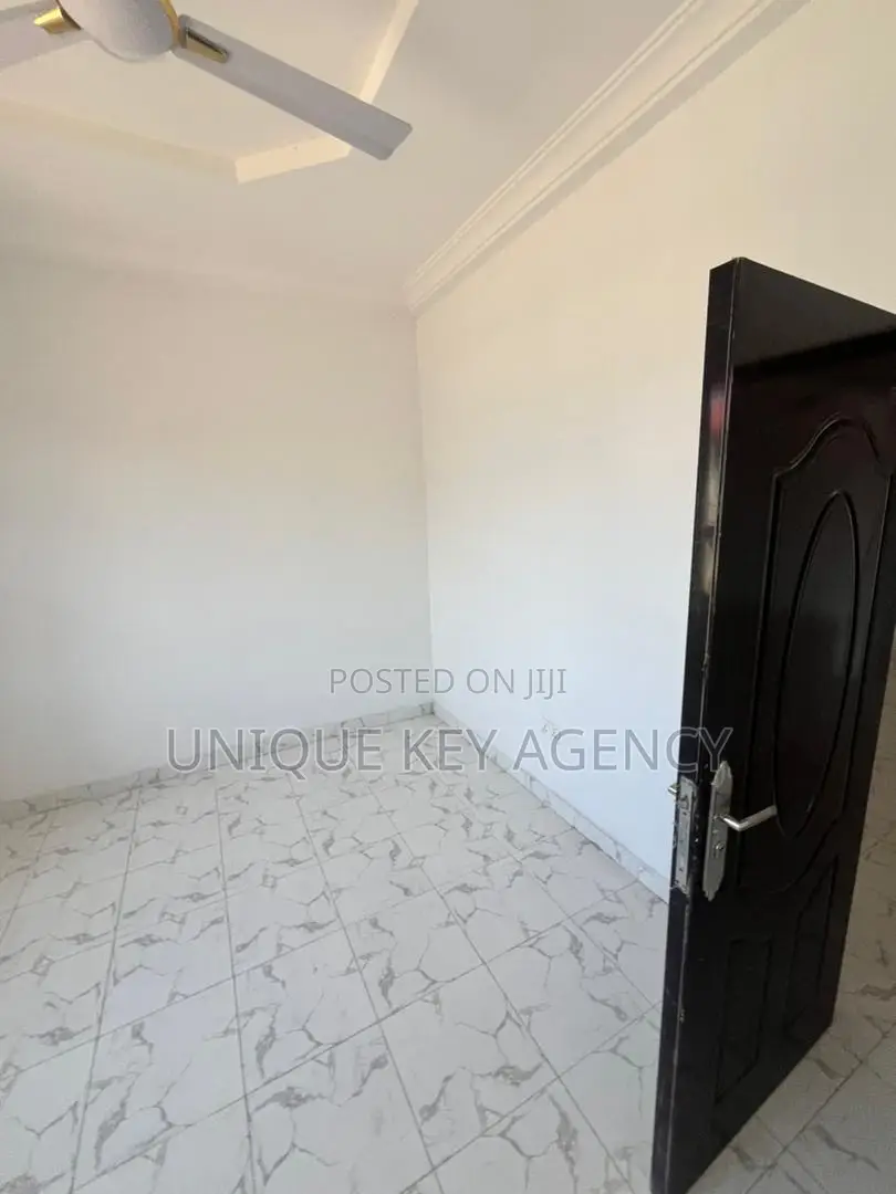 4bdrm Apartment in Unique Key Agency, Dansoman for rent