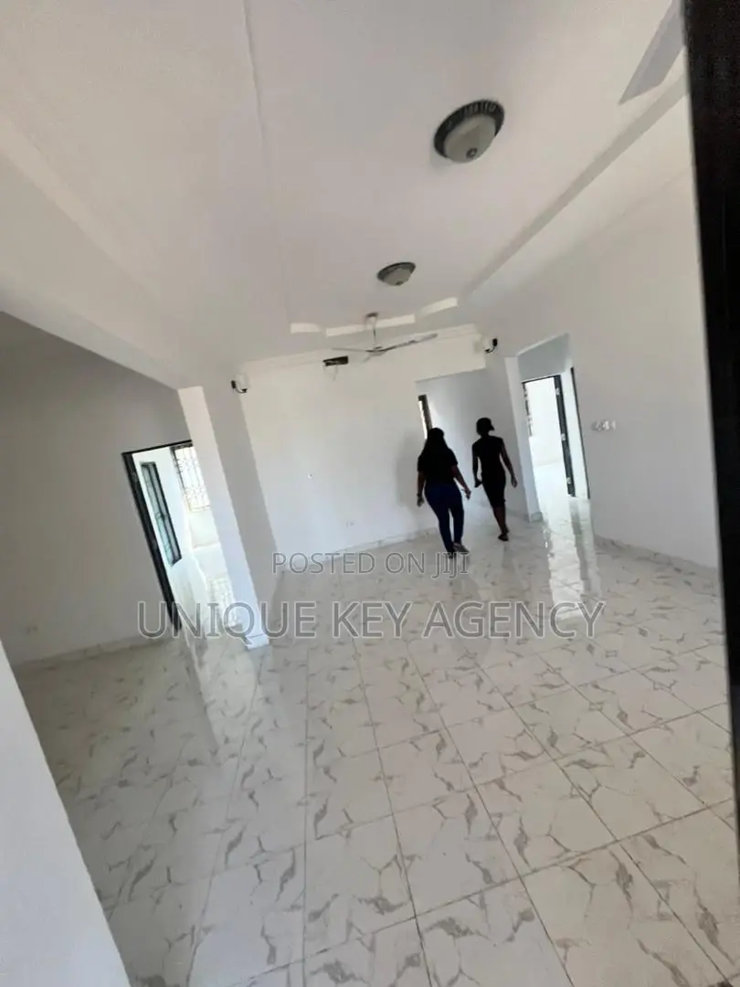 4bdrm Apartment in Unique Key Agency, Dansoman for rent