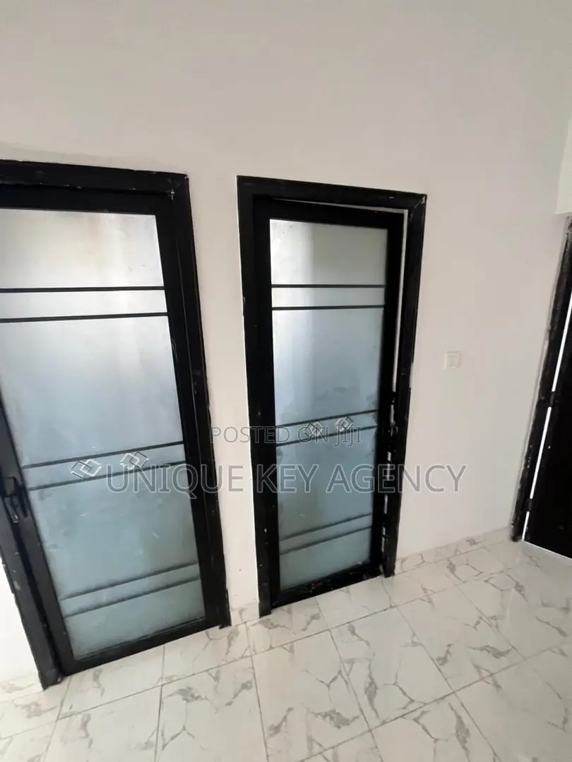 4bdrm Apartment in Unique Key Agency, Dansoman for rent