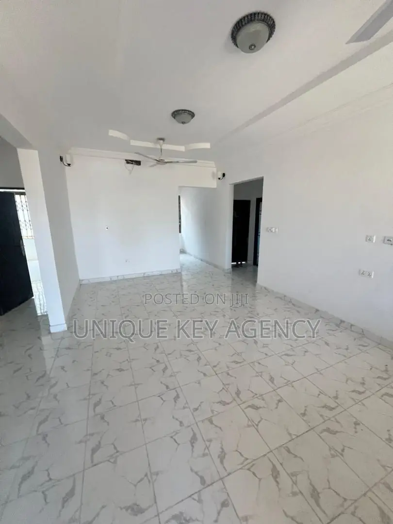 4bdrm Apartment in Unique Key Agency, Dansoman for rent