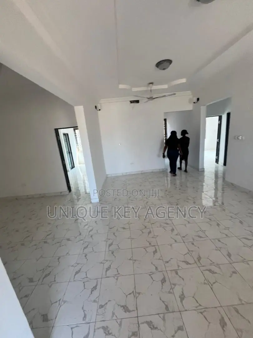 4bdrm Apartment in Unique Key Agency, Dansoman for rent