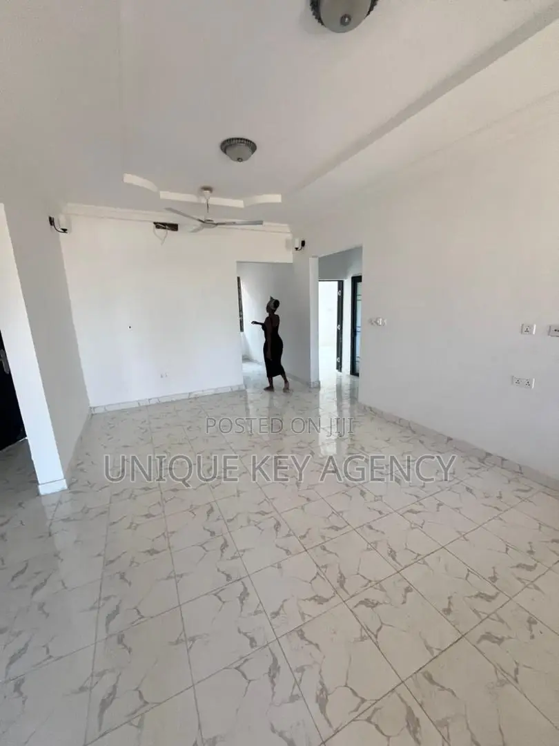 4bdrm Apartment in Unique Key Agency, Dansoman for rent
