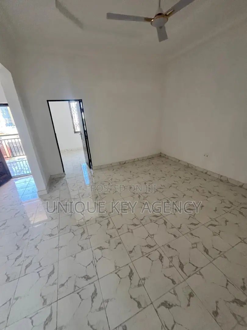 4bdrm Apartment in Unique Key Agency, Dansoman for rent