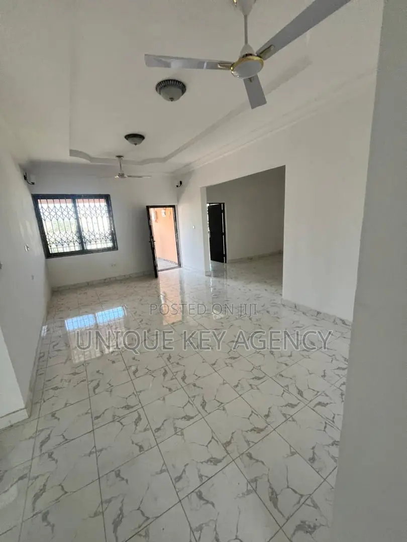 4bdrm Apartment in Unique Key Agency, Dansoman for rent