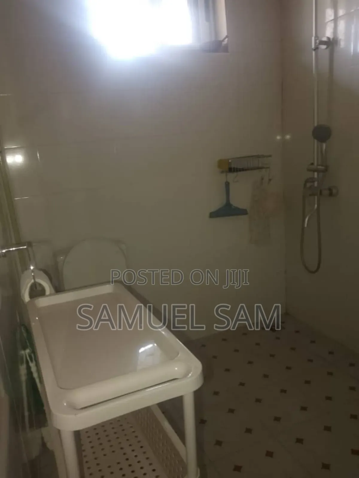 4bdrm House in Community 6, Tema Metropolitan for sale
