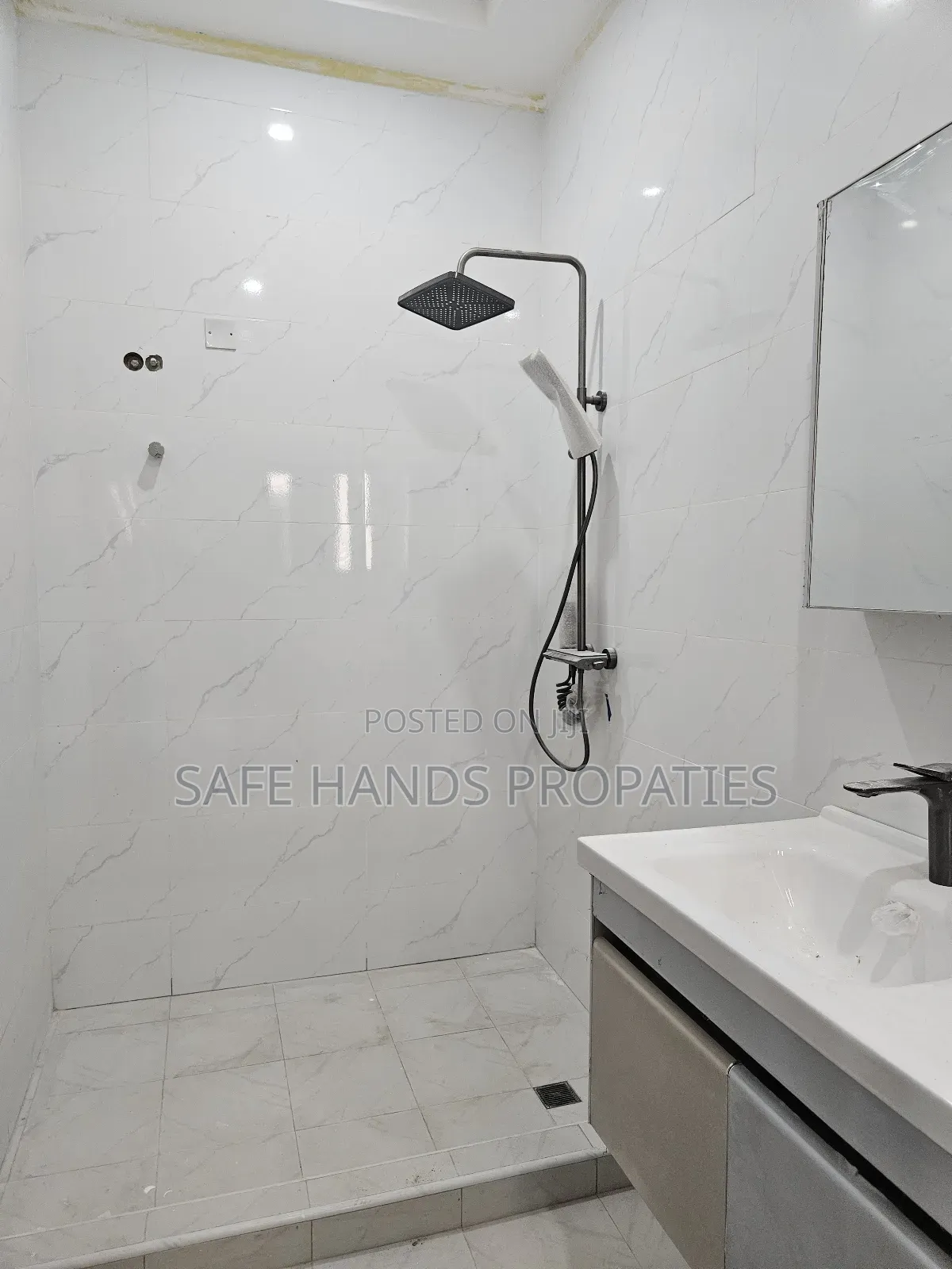 4bdrm House in Oyarifa, Accra Metropolitan for sale
