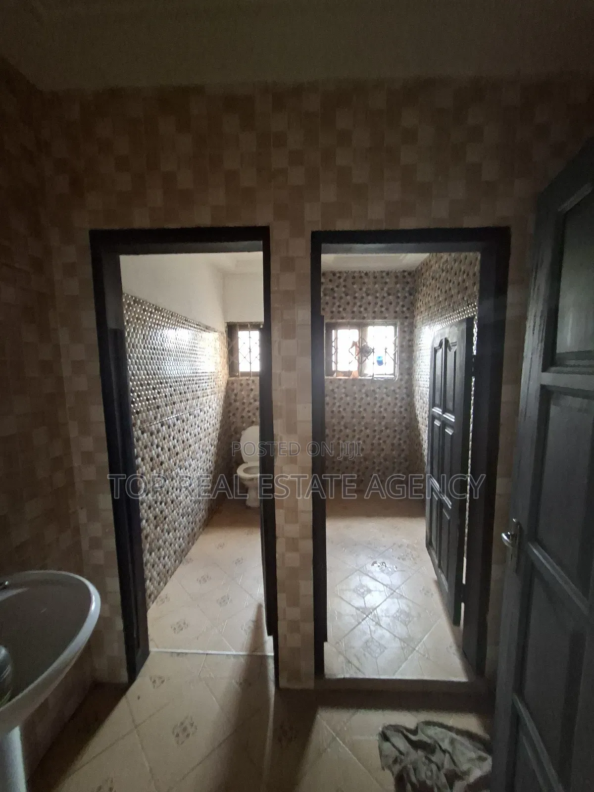 4bdrm House in ,, Business Center, Ashaley Botwe for sale