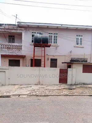 10bdrm House in Market for sale