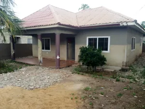 2bdrm House in Lake Side Estate for sale