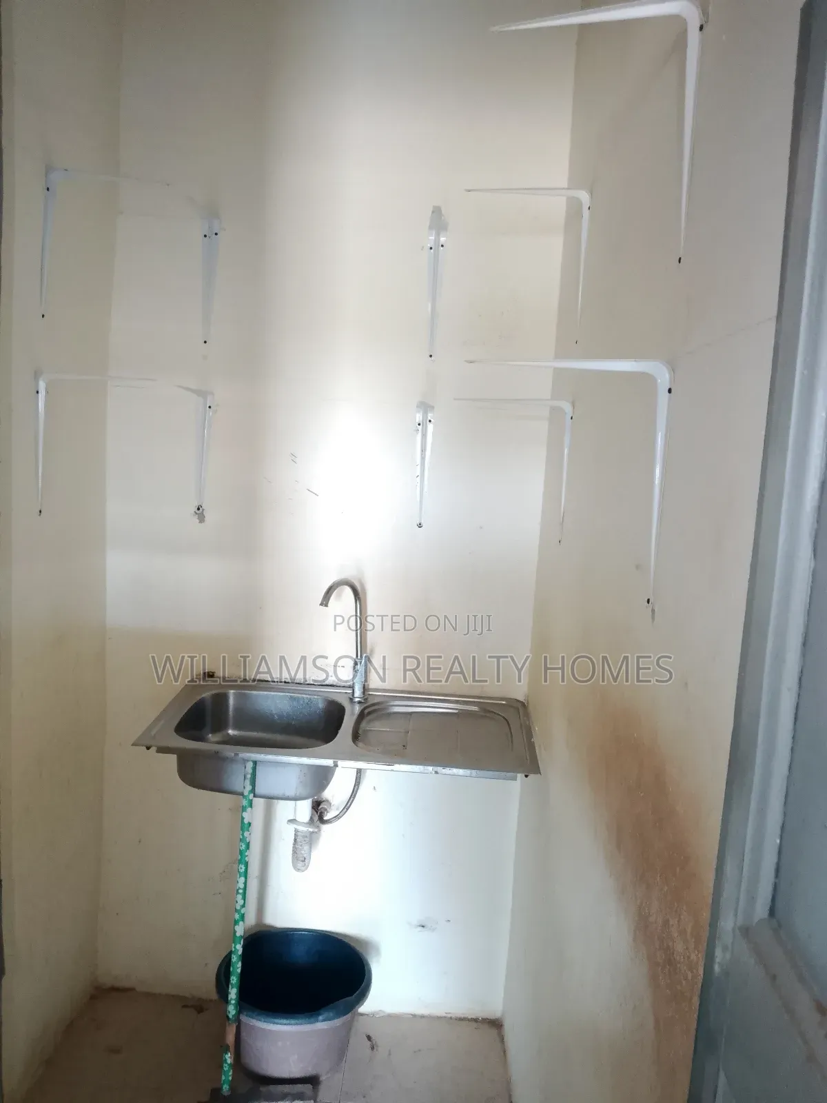1bdrm Apartment in Spintex Main Road for rent