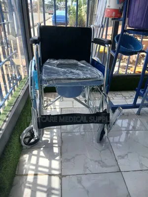 Commode Wheelchair / Short Back