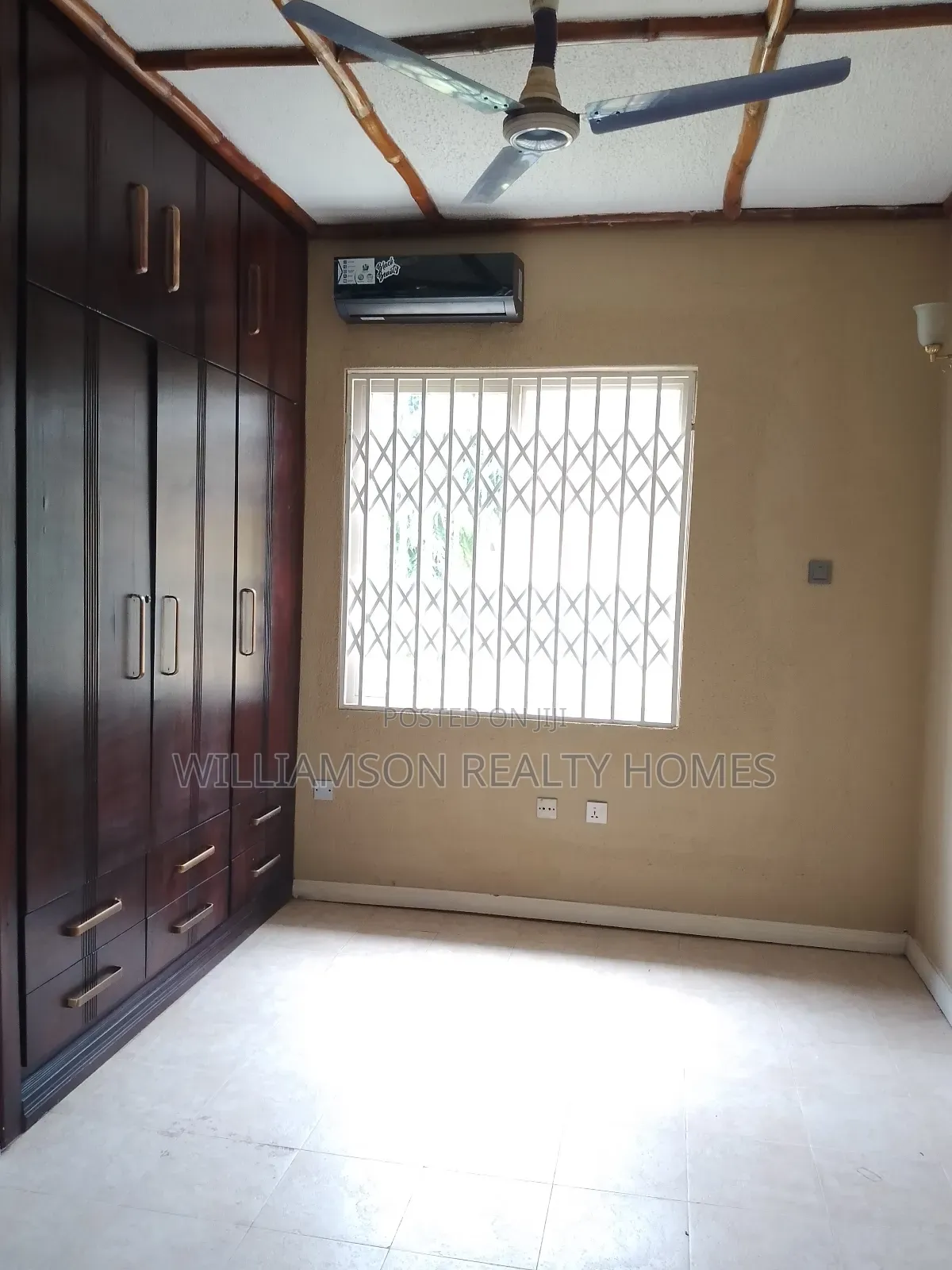 6bdrm House in Hfc Estate Area, Spintex for rent